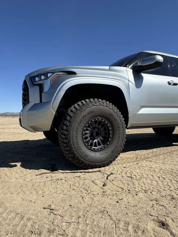 Camburg 22-25 Toyota Tundra 2WD/4WD Blue KINETIK Uniball Trail Series Long Travel Kit w/ Billet UCA