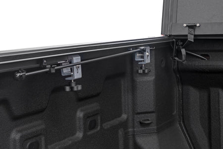 19-23-gm-hard-flip-up-cover08_2.jpg