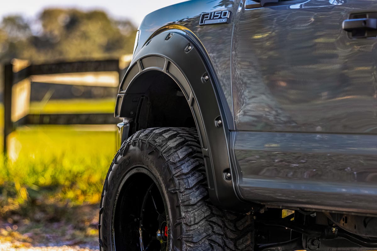 devans_truck_tighter_crop-1_1.jpg