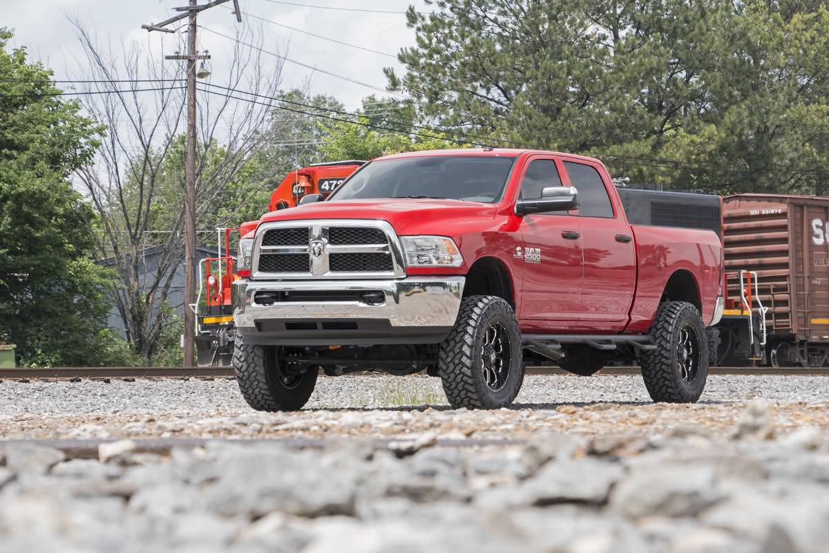 dodge_radius_arm_drop_outdoor_front_driver_2_1.jpg