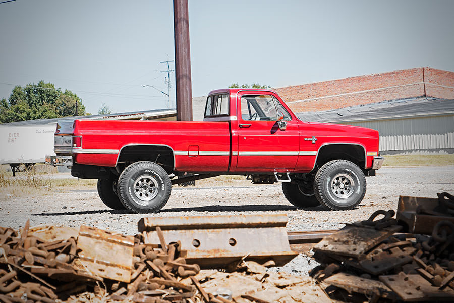 gm-lift-kit_256n2-85-red-silverado-ps.jpg
