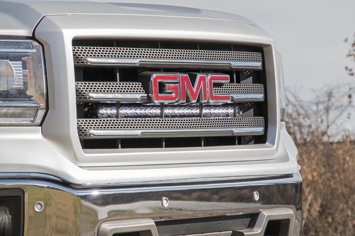gm1500-14-16-30ingrillekit-70625-installed-04.jpg