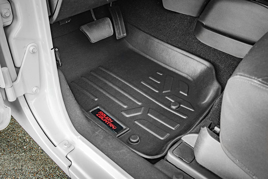 jeep-floor-mats_m-6141-installed-driver_1.jpg