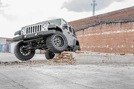 jeep-lift-kit_681s-installed-brick-crawl_3.jpg