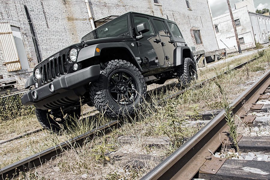 jeep-lift-kit_perf679-installed-tracks_1_1_1.jpg