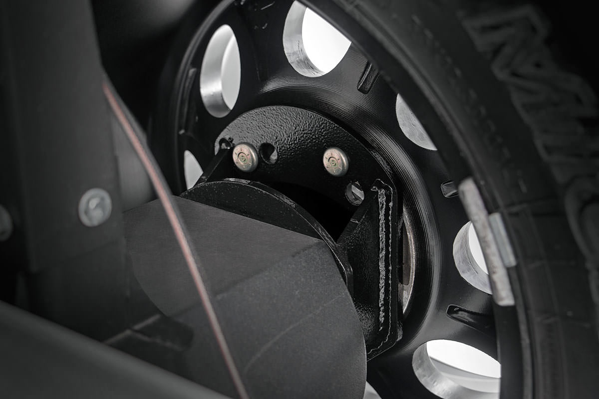 jeep-spare-tire-spacer_1053-install-zoom.jpg