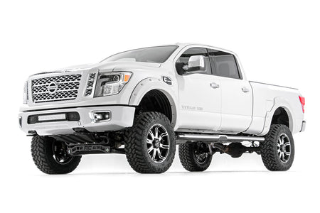 nissan-16-titanxd-white-studio-87720_1.jpg