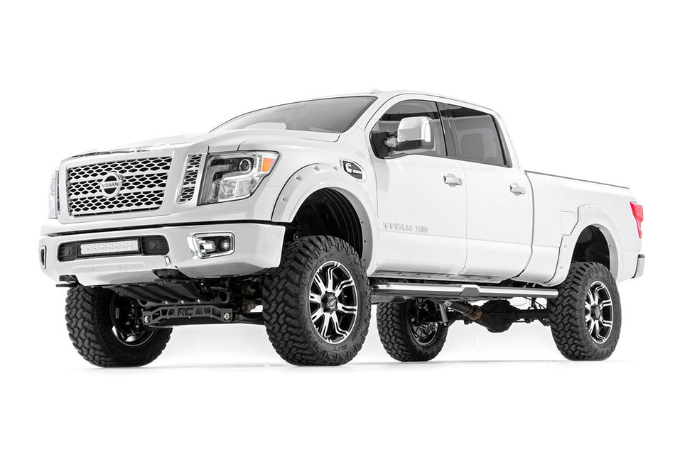 nissan-16-titanxd-white-studio-87720_1.jpg