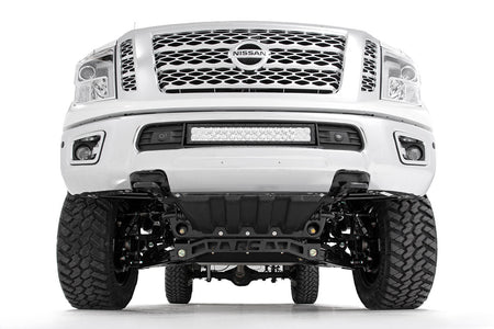 nissan-16-titanxd-white-studiolow-87720_1.jpg