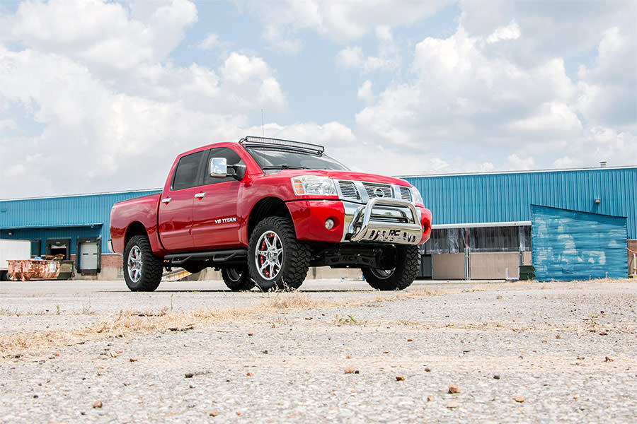 nissan-titan-2005-frontpasswide-874-bls.jpg