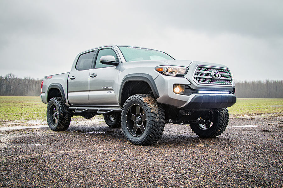 toyota-16-tacoma-silver-fp-rain-748n2_3_3.jpg